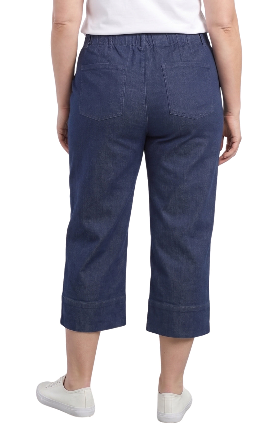 Women’s Lightweight Straight Leg Casual Denim Capri Pants in Cotton Blend Fabric